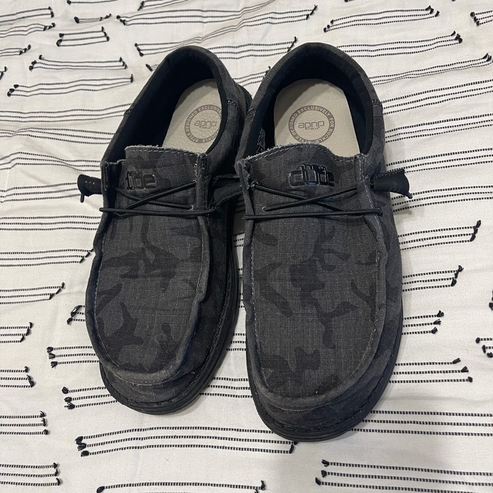 NWOT Men’s Hey Dudes Size 11